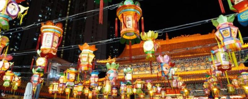 中秋节玩花灯的原因，属于我国三大灯节之一