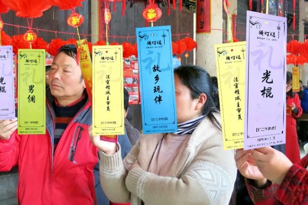 中秋节玩花灯的原因,属于我国三大灯节之一