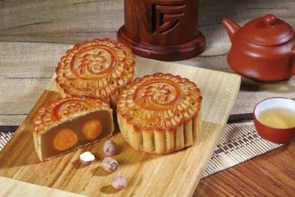 中秋节玩花灯的原因,属于我国三大灯节之一