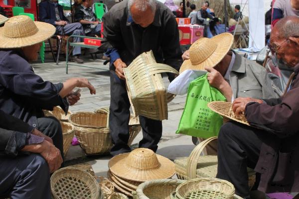 小满节气吃什么,可以吃苦菜、枇杷等