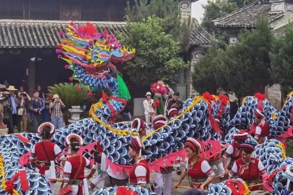 小满节气吃什么,可以吃苦菜、枇杷等